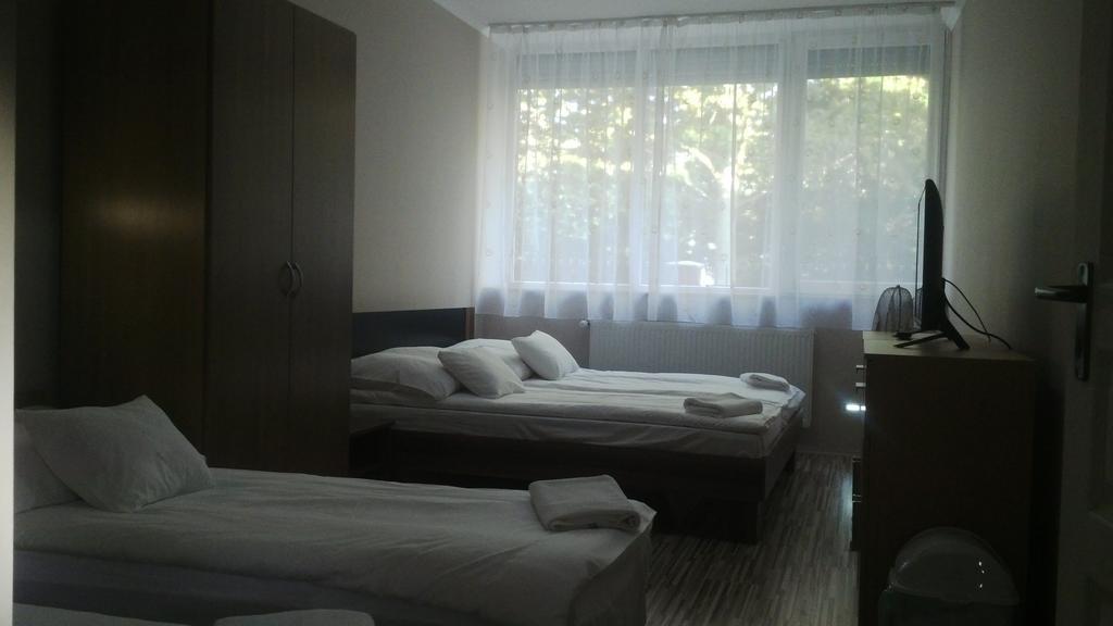 Bed and Breakfast Harmony Panzio Hajdúszoboszló Exterior foto