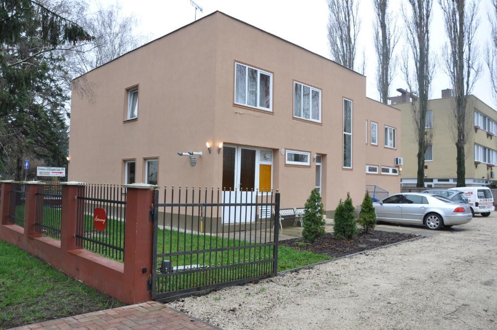 Bed and Breakfast Harmony Panzio Hajdúszoboszló Exterior foto